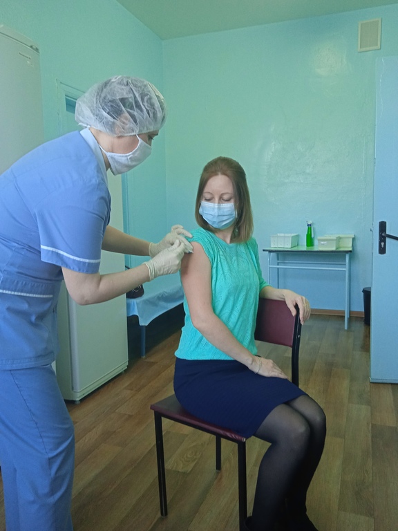 Второй компонент вакцины Спутник V сегодня получили работники районного ЦГЭ
